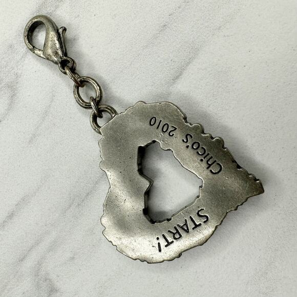 Chico's 2010 Rhinestone Heart Silver Tone Clasp On Charm ✨ - Picture 6 of 8